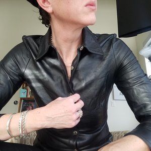 Caslon lambskin button up